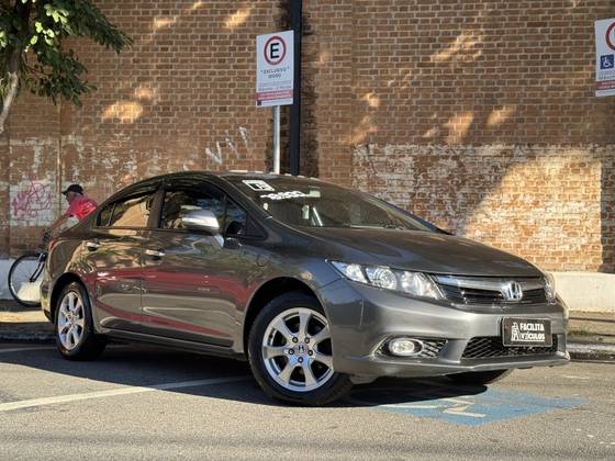 HONDA CIVIC 1.8 EXS 16V FLEX 4P AUTOMÁTICO HONDA CIVIC 1.8 EXS 16V FLEX 4P AUTOMÁTICO